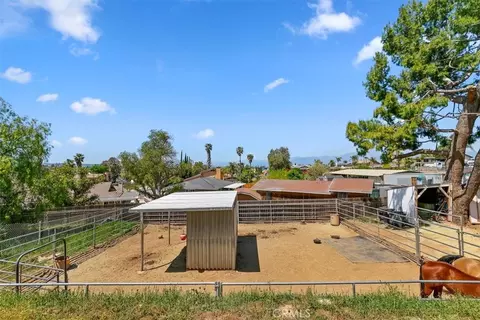 Exterior - 2386 Hialeah Cir, Norco, CA 92860 photo 9 of 21