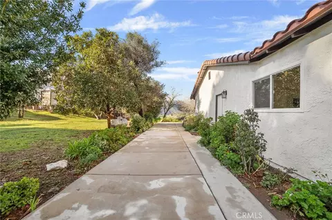 Exterior - 1126 Knoll, San Bernardino, CA 92407 photo 7 of 10