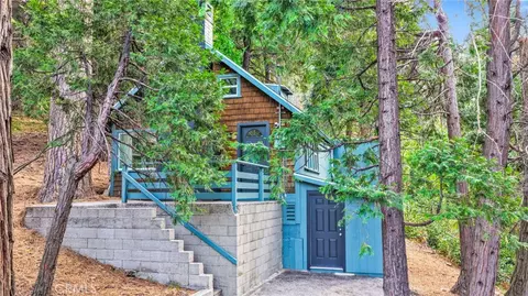 480 Valley Rd, Crestline, CA 92325