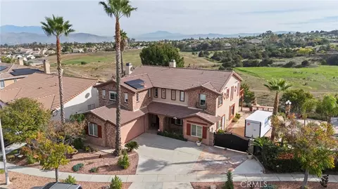 3995 Holly Springs Dr, Corona, CA 92881