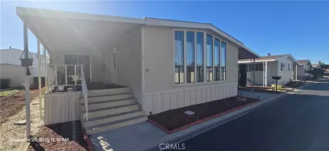 307 S Smith #64, Corona, CA 92882