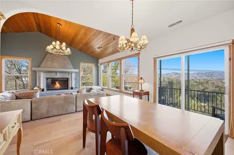 Dining - 417 Emerald Dr, Lake Arrowhead, CA 92352 photo 2 of 2