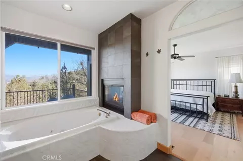 Bath - 417 Emerald Dr, Lake Arrowhead, CA 92352 photo 4 of 5