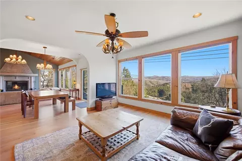 Living - 417 Emerald Dr, Lake Arrowhead, CA 92352 photo 7 of 10