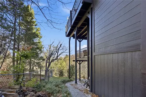 Exterior - 417 Emerald Dr, Lake Arrowhead, CA 92352 photo 14 of 19