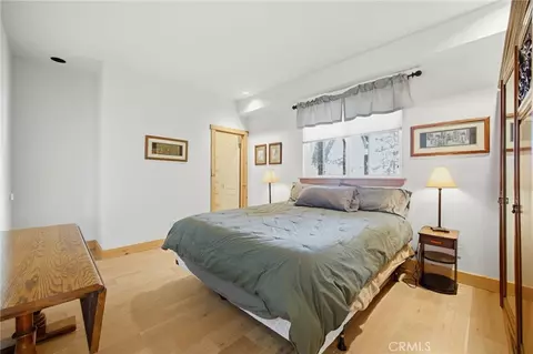 Bedroom - 417 Emerald Dr, Lake Arrowhead, CA 92352 photo 3 of 3