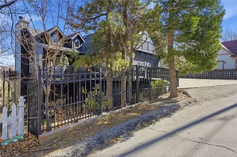 Exterior - 417 Emerald Dr, Lake Arrowhead, CA 92352 photo 3 of 19