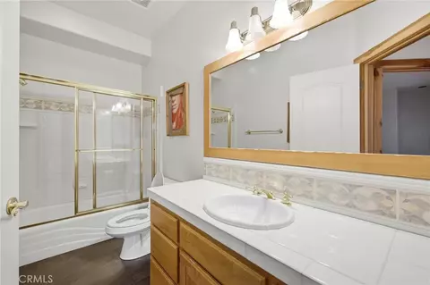 Bath - 417 Emerald Dr, Lake Arrowhead, CA 92352 photo 5 of 5