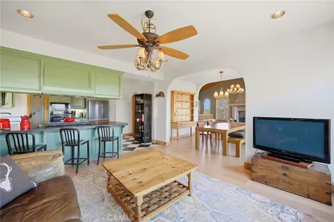 Living - 417 Emerald Dr, Lake Arrowhead, CA 92352 photo 6 of 10
