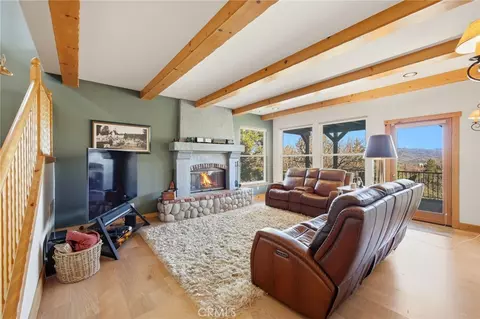 Living - 417 Emerald Dr, Lake Arrowhead, CA 92352 photo 8 of 10
