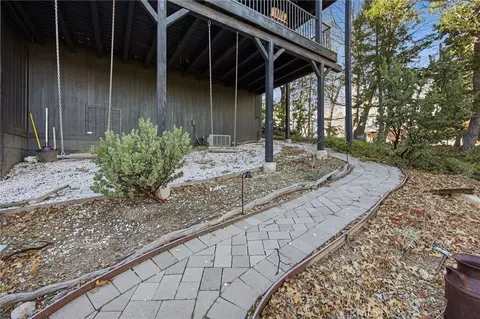 Exterior - 417 Emerald Dr, Lake Arrowhead, CA 92352 photo 18 of 19