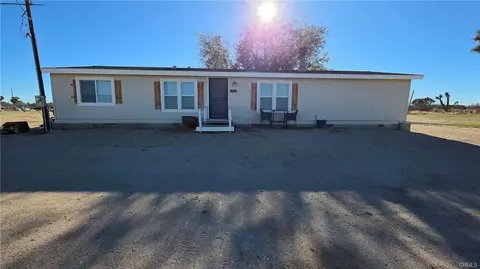 6833 South, Phelan, CA 92371