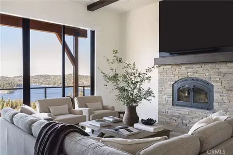292 Ponderosa Peak Rd, Lake Arrowhead, CA 92352