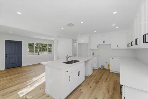 202 S Azusa Ave, La Puente, CA 91744