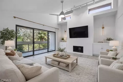 874 N Village Sq N, Palm Springs, CA 92262