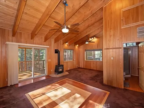 Living - 581 Highland Ln, Sugarloaf, CA 92386 photo 3 of 10