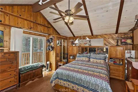 Bedroom - 581 Highland Ln, Sugarloaf, CA 92386 photo 1 of 3