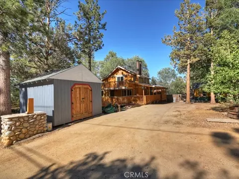 Exterior - 581 Highland Ln, Sugarloaf, CA 92386 photo 2 of 12