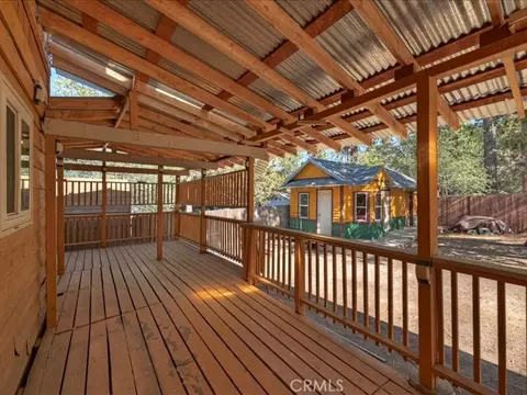 Exterior - 581 Highland Ln, Sugarloaf, CA 92386 photo 7 of 12