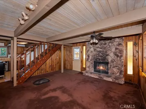 Living - 581 Highland Ln, Sugarloaf, CA 92386 photo 9 of 10