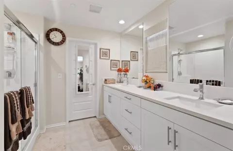 Bath - 2248 Ridge Ct, Perris, CA 92571 photo 1 of 5