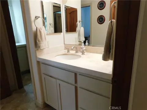 Bath - 36976 Sycamore Dr, Mentone, CA 92359 photo 3 of 6