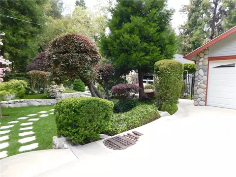 Exterior - 36976 Sycamore Dr, Mentone, CA 92359 photo 7 of 28