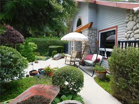 Exterior - 36976 Sycamore Dr, Mentone, CA 92359 photo 3 of 28