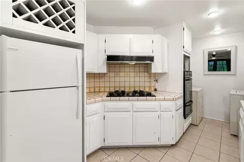 Kitchen - 117 A, Lake Arrowhead, CA 92352 photo 1 of 1