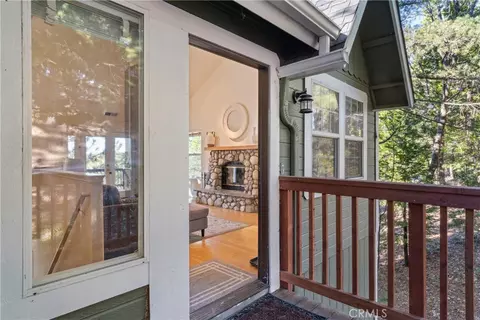 Exterior - 305 Summit Rd, Lake Arrowhead, CA 92352 photo 2 of 14