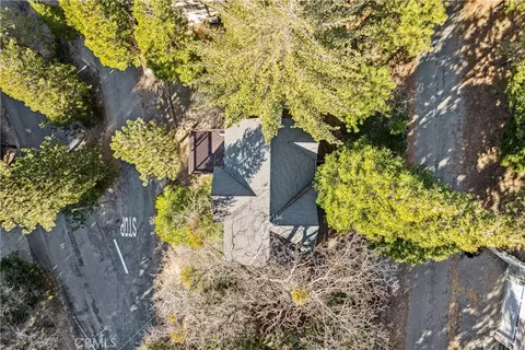View/Area - 305 Summit Rd, Lake Arrowhead, CA 92352 photo 1 of 3