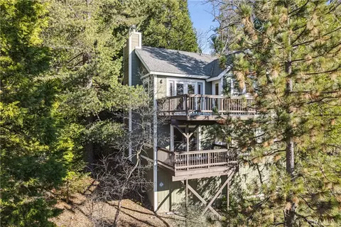 Exterior - 305 Summit Rd, Lake Arrowhead, CA 92352 photo 11 of 14