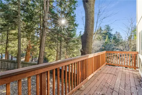 Exterior - 305 Summit Rd, Lake Arrowhead, CA 92352 photo 6 of 14