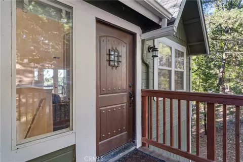 Entry Way - 305 Summit Rd, Lake Arrowhead, CA 92352 photo 1 of 4