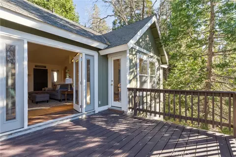 Exterior - 305 Summit Rd, Lake Arrowhead, CA 92352 photo 5 of 14