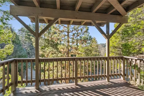 Exterior - 305 Summit Rd, Lake Arrowhead, CA 92352 photo 9 of 14
