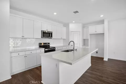 9567 Silverstein Dr, Riverside, CA 92508 photo 2