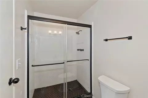 Bath - 129 Zermat Unit 1 2, Crestline, CA 92325 photo 3 of 5