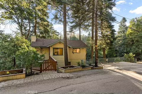 707 Virginia Ct, Lake Arrowhead, CA 92352