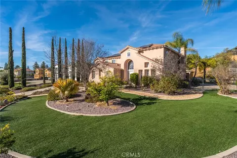 952 Creek Vw, Redlands, CA 92373