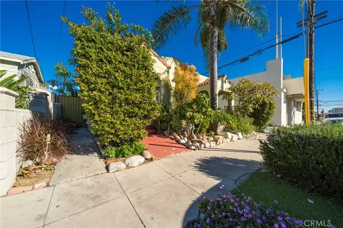 620 W 8th St, San Pedro, CA 90731