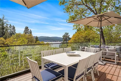 28744 Palisades Dr, Lake Arrowhead, CA 92352