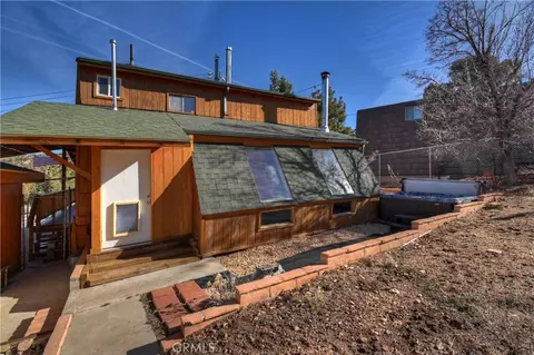 Exterior - 47115 Sky View Dr, Big Bear City, CA 92314 photo 7 of 10