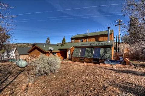 Exterior - 47115 Sky View Dr, Big Bear City, CA 92314 photo 8 of 10