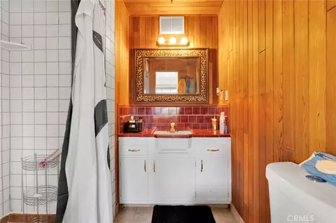 Bath - 14415 Erie, Apple Valley, CA 92307 photo 5 of 7