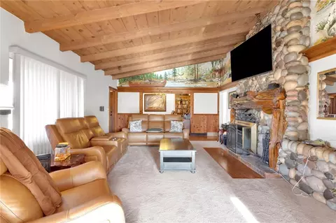 Living - 14415 Erie, Apple Valley, CA 92307 photo 2 of 6