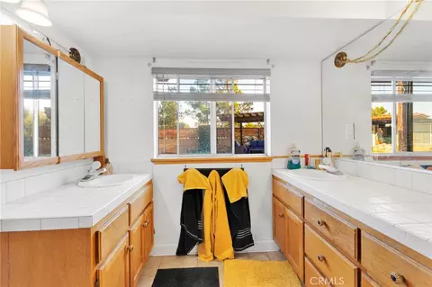 Bath - 14415 Erie, Apple Valley, CA 92307 photo 6 of 7