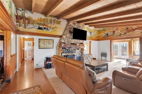 Living - 14415 Erie, Apple Valley, CA 92307 photo 4 of 6