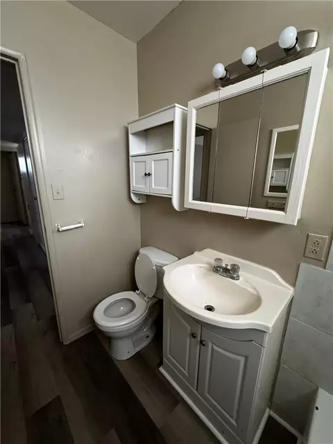 Bath - 2028 Parkway, Needles, CA 92363 photo 2 of 2