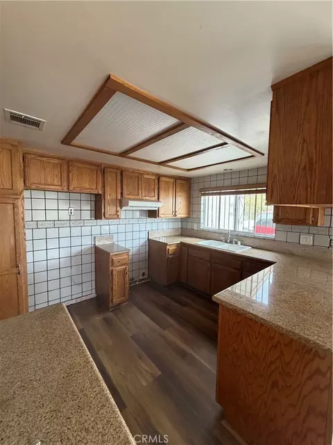 Kitchen - 11497 2nd Ave, Hesperia, CA 92345 photo 3 of 3